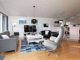 8 Person Holiday Home in Vaeggerlose