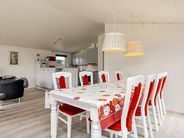 8 Person Holiday Home in Vaeggerlose