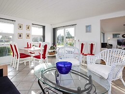 8 Person Holiday Home in Vaeggerlose