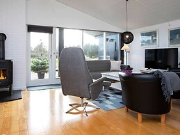 8 Person Holiday Home in Vaeggerlose