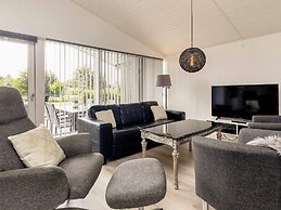 8 Person Holiday Home in Vaeggerlose