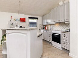 8 Person Holiday Home in Vaeggerlose