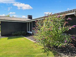 8 Person Holiday Home in Vaeggerlose