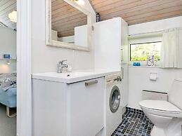 6 Person Holiday Home in Struer-by Traum