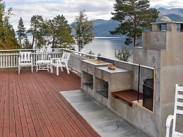 8 Person Holiday Home in Eidsvag-by Traum