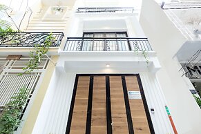 Cozrum Homes Charming Corner