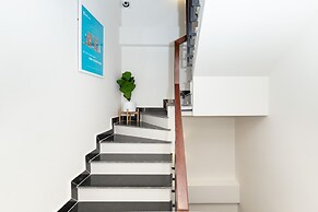 Cozrum Homes Charming Corner