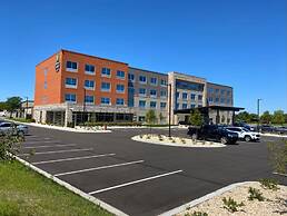 Holiday Inn Express And Suites Madison West - Middleton by IHG