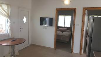 Seaside House 2 Double Bedrooms With Spectacular Mountain Sea View