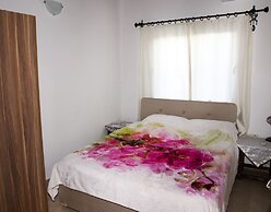 Seaside House 2 Double Bedrooms With Spectacular Mountain Sea View