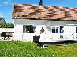 10 Person Holiday Home in Vevang-by Traum