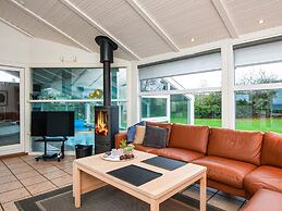 10 Person Holiday Home in Allingabro-by Traum