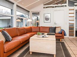 10 Person Holiday Home in Allingabro-by Traum