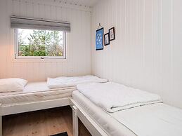 10 Person Holiday Home in Allingabro-by Traum