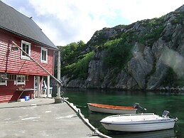 6 Person Holiday Home in Rubbestadneset