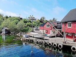 6 Person Holiday Home in Rubbestadneset