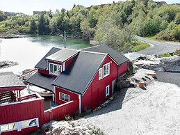 6 Person Holiday Home in Rubbestadneset