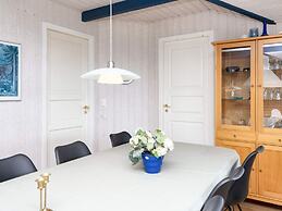 9 Person Holiday Home in Borkop