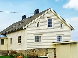 11 Person Holiday Home in Fjortoft-by Traum