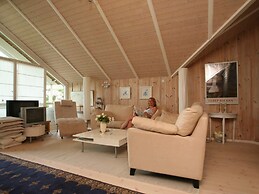 6 Person Holiday Home in Dronningmolle-by Traum
