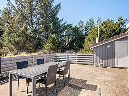 10 Person Holiday Home in Blavand