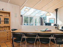 10 Person Holiday Home in Blavand