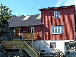 6 Person Holiday Home in Ballstad-by Traum