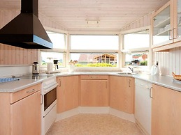 8 Person Holiday Home in Sjolund-by Traum