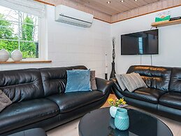 10 Person Holiday Home in Allingabro-by Traum