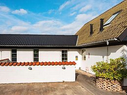 10 Person Holiday Home in Allingabro-by Traum