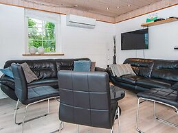 10 Person Holiday Home in Allingabro-by Traum