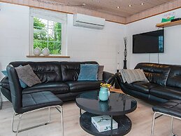 10 Person Holiday Home in Allingabro-by Traum