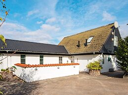 10 Person Holiday Home in Allingabro-by Traum