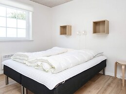 Spacious Holiday Home in Hemmet Jutland near Sea