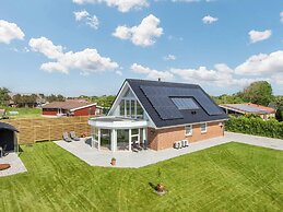 Spacious Holiday Home in Hemmet Jutland near Sea