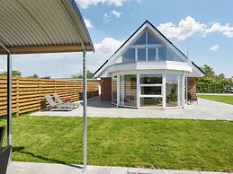 Spacious Holiday Home in Hemmet Jutland near Sea