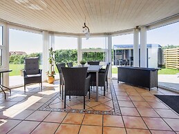 Spacious Holiday Home in Hemmet Jutland near Sea