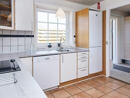 Spacious Holiday Home in Hemmet Jutland near Sea