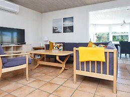 Spacious Holiday Home in Hemmet Jutland near Sea
