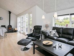 10 Person Holiday Home in Logstor-by Traum