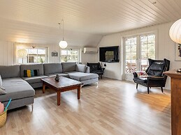 8 Person Holiday Home in Blavand-by Traum