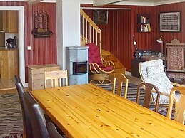 10 Person Holiday Home in Follafoss-by Traum