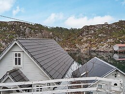 10 Person Holiday Home in Urangsvåg