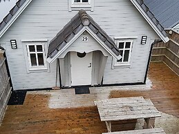 10 Person Holiday Home in Urangsvåg