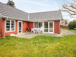 6 Person Holiday Home in Grenaa-by Traum