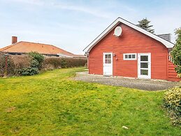 6 Person Holiday Home in Grenaa-by Traum