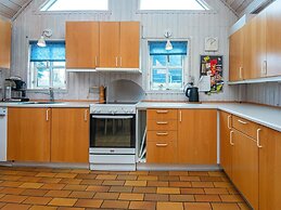 6 Person Holiday Home in Grenaa-by Traum