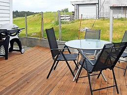 6 Person Holiday Home in Bakkasund