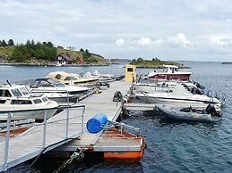 6 Person Holiday Home in Bakkasund