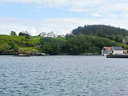 6 Person Holiday Home in Bakkasund